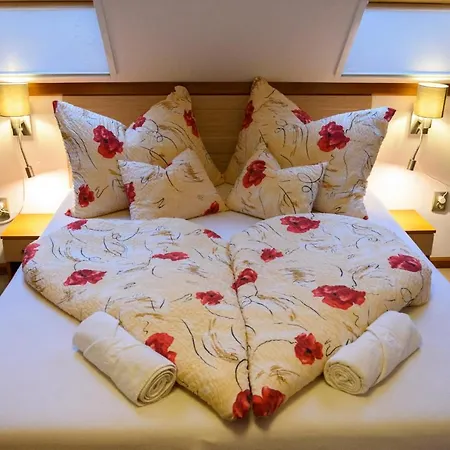 Tulipan Vendeghaz Guest house Orvenyes